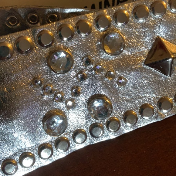 Sand Castle New York Vintage Silver Leather Belt - Picture 8 of 16